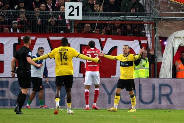 27 Dennis Slamar (Energie Cottbus, r.) feiert sein Tor Fussball 3. Liga 2025 2026 FC Energie Cottbus - Alemannia Aachen