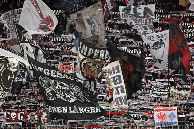 04.10.2025, xovx, Fußball Bundesliga, Eintracht Frankfurt - FC Bayern München Fans von Eintracht Frankfurt (DFL DFB REGULATIONS PROHIBIT ANY USE OF PHOTOGRAPHS as IMAGE SEQUENCES and or QUASI-VIDEO) emspor Frankfurt am Main