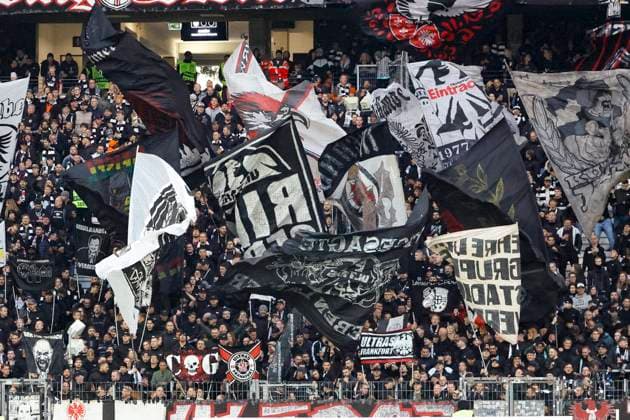 Fans Eintracht Frankfurt , Deutschland, Fussball, 1. Bundesliga, 6.Spieltag, 2025 2026, Eintracht Frankfurt vs. FC Bayern München, 04.10.2025, Deutsche-Bank-Park, Frankfurt am Main, Deutschland Frankfurt am Main Deutsche-Bank-Park Hessen Deutschland Copyright: xGrantxHubbsx