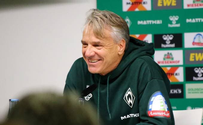 Deutschland: Fussball Bundesliga 2025 26, 6. Spieltag - SV Werder Bremen vs FC St.Pauli - Weserstadion-Stadion (Bremen): Pressekonferenz des Trainers Horst Steffen (SV Werder Bremen) Bremen Copyright: xAymanxAlahmedx