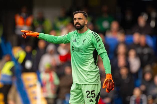 Football - FA Premier League - Chelsea FC v Liverpool FC LONDON, ENGLAND - Saturday, October 4, 2025: Liverpool s goalkeeper Giorgi Mamardashvili during the FA Premier League match between Chelsea FC and Liverpool FC at Stamford Bridge. (Photo by David Rawcliffe Propaganda) LONDON Stamford Bridge GREATER LONDON ENGLAND  Copyright: xDavidxRawcliffex P2025-10-04-Chelsea_Liverpool-51