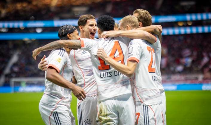 Frankfurt, Germany. 04th Oct 2025. Torjubel: Serge Gnabry (FCB) Leon Goretzka (FCB) Luis Diaz (FCB) Konrad Laimer (FCB) Eintracht Frankfurt - FC Bayern München 04.10.2025