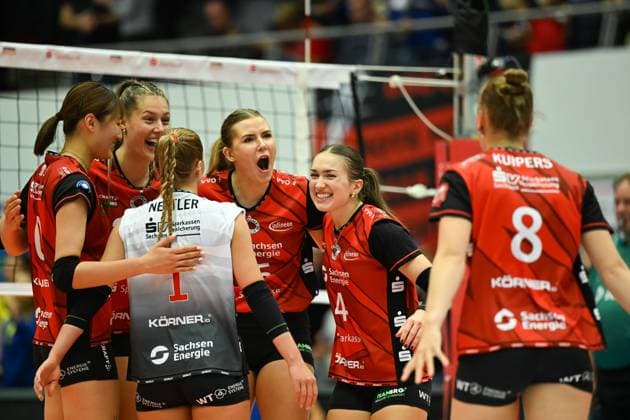 Marta Kamelija Levinska (Dresdner SC, 15) jubelt mit ihrem Team - Dresdner SC vs. SSC Palmberg Schwerin, WT Energiesysteme Supercup, Volleyball Bundesliga Damen, Spielzeit 2025 2026, 04.10.2025 Dresdner SC vs. SSC Palmberg Schwerin, WT Energiesysteme Supercup, Volleyball Bundesliga Damen, Spielzeit 2025 2026, 04.10.2025 Dresden Copyright: xEibner-Pressefoto xHoepnerx EP_PHR