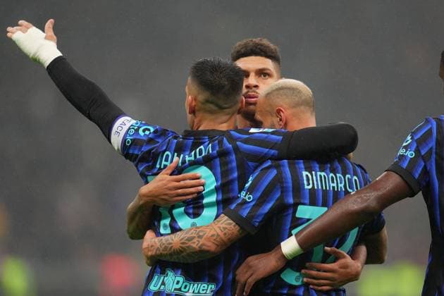 Inter MilanÕs Federico Dimarco celebrates after scoring 3-0 during the Serie A soccer match between Inter and Cremonese at the San Siro Stadium in Milan , north Italy - Saturday , October 4 , 2025. - Soccer .  Copyright: xSpada LaPressex