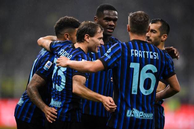 FC Internazionale v US Cremonese - Serie A Nicolo Barella of FC Internazionale celebrates with teammates after scoring a goal during the Serie A football match between FC Internazionale and US Cremonese. Milan Italy Copyright: xNicolòxCampox