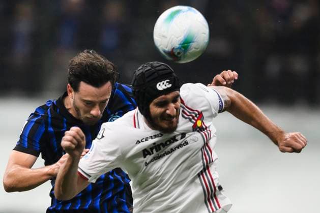 FC Internazionale v US Cremonese - Serie A Carlos Augusto of FC Internazionale competes for a header with Matteo Bianchetti of US Cremonese during the Serie A football match between FC Internazionale and US Cremonese. Milan Italy Copyright: xNicolòxCampox