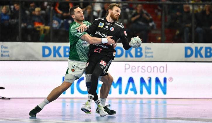 04.10.2025 - Handball - 1. Bundesliga DAIKIN HBL - Saison 2025 2026 - 07. Spieltag: HC Erlangen Metropolregion Nürnberg HCE - Füchse Berlin - - xwoxzix - Mijajlo Marsenic (93, Füchse Berlin ) Antonio Metzner (27, HC Erlangen HCE )