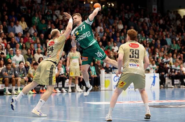 BAU 04.10.2025 Göppingen Handball Frisch Auf Göppingen vs. TSV Hannover-Burgdorf, David Schmidt (Göppingen) am Ball