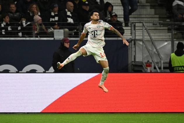 04.10.2025, xjhx, Fussball 1.Bundesliga, Eintracht Frankfurt - FC Bayern München v.l. Torjubel nach dem Tor zum celebrating the goal celebrate 0:3 durch Luis Diaz (FC Bayern Muenchen) (DFL DFB REGULATIONS PROHIBIT ANY USE OF PHOTOGRAPHS as IMAGE SEQUENCES and or QUASI-VIDEO) Frankfurt am Main
