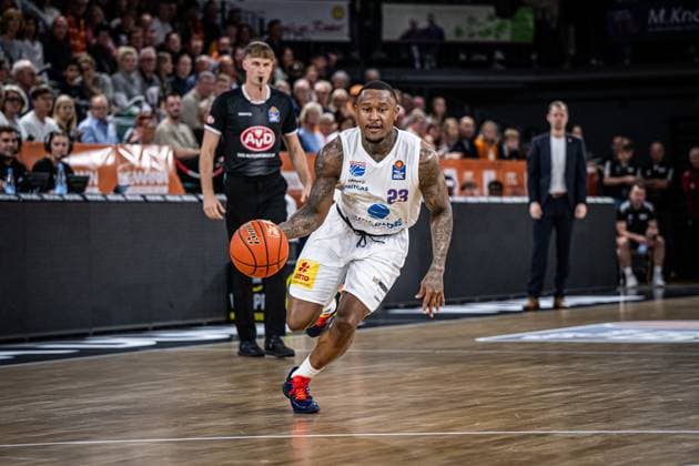 1. Basketball Bundesliga, easyCredit BBL, Saison 2025 2026, Herren, Hauptrunde, 3. Spieltag, 04.10.2025, RASTA Vechta - SYNTAINICS MBC Charles Callison ( 23 - SYNTAINICS MBC) in Aktion Vechta RASTA Dome Niedersachsen Deutschland