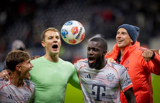 Frankfurt, Germany. 04th Oct 2025. Schlussjubel: Tom Bischof (FCB), Manuel Neuer (FCB) Dayot Upamecano (FCB) Leon Goretzka (FCB) Eintracht Frankfurt - FC Bayern München 04.10.2025
