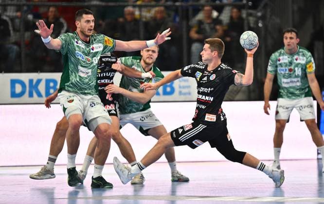 04.10.2025 - Handball - 1. Bundesliga DAIKIN HBL - Saison 2025 2026 - 07. Spieltag: HC Erlangen Metropolregion Nürnberg HCE - Füchse Berlin - - xwoxzix - Mijajlo Marsenic (93, Füchse Berlin ) Viggo Kristjansson (73, HC Erlangen HCE )