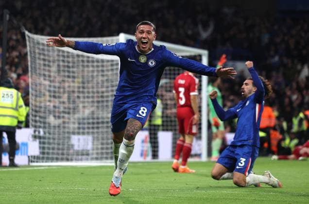 London, England, 4th October 2025. Enzo Fernandez of Chelsea celebrates after Estevao (not pictured) of Chelsea scores to make it 2-1 during the Chelsea vs Liverpool Premier League match at Stamford Bridge, London. Picture credit should read: Paul Terry Sportimage EDITORIAL USE ONLY. No use with unauthorised audio, video, data, fixture lists, club league logos or live services. Online in-match use limited to 120 images, no video emulation. No use in betting, games or single club league player publications. SPI_043_PT_Chelsea_Liverpool SPI-4196-0043