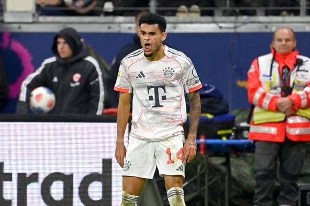 Torjubel Luis DIAZ (Bayern Muenchen) nach Tor zum 0-3 Jubel,Freude,Begeisterung,Aktion. Fussball 1. Bundesliga Saison 2025 2026, 6.Spieltag, Spieltag06, Eintracht Frankfurt - FC Bayern Muenchen 0-3 am 04.10.2025 DEUTSCHE BANK PARK