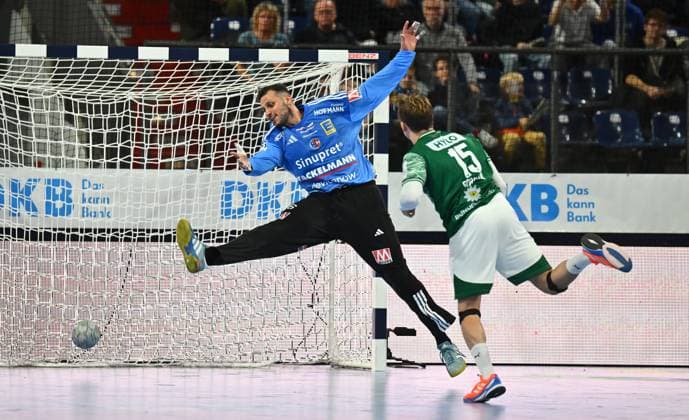 04.10.2025 - Handball - 1. Bundesliga DAIKIN HBL - Saison 2025 2026 - 07. Spieltag: HC Erlangen Metropolregion Nürnberg HCE - Füchse Berlin - - xwoxzix - Khalifa Ghedbane (96, HC Erlangen HCE ) Tobias Schjolberg Grondahl (15, Füchse Berlin )