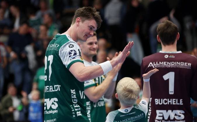 BAU 04.10.2025 Göppingen Handball Frisch Auf Göppingen vs. TSV Hannover-Burgdorf, Oskar Sunnefeldt (Göppingen) jubelt
