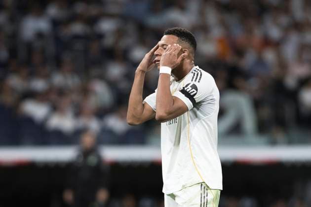 LA LIGA EA Sports - Real Madrid vs Villarreal MADRID, SPAIN - October 4: Kylian Mbappe of Real Madrid reacts to a missed opportunity during the La Liga 2025 26 match between Real Madrid and Villarreal at Santiago Bernabeu Stadium. (Photo by Guille Martinez f22photo) Madrid Santiago Bernabeu Stadium Spain Copyright: xGuillermoxMartinezx