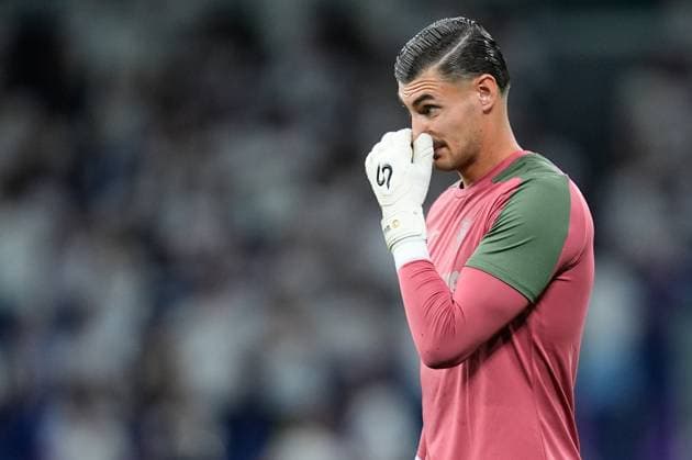 October 4, 2025, Madrid, Madrid, Spain: Diego Conde of Villarreal CF looks on during the Spanish League, LaLiga EA Sports, football match played between Real Madrid and Villarreal CF at Santiago Bernabeu stadium on October 04, 2025, in Madrid, Spain. Madrid Spain - ZUMAa181 20251004_zaa_a181_307 Copyright: xDennisxAgyemanx