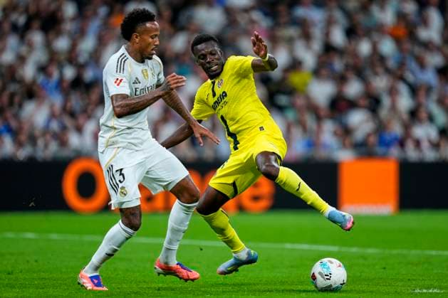 ESP: Real Madrid CF - Villarreal CF. La Liga EA Sports. Date 8 Tani Oluwaseyi of Villarreal CF and Eder Militao of Real Madrid CF during the La Liga EA Sports match between Real Madrid CF and Villarreal CF played at Santiago Bernabeu Stadium on October 04, 2025 in Madrid. kpng Copyright: xCesarxCebollax xPRESSINx PS_2501004_RMA_VIL_2526_033