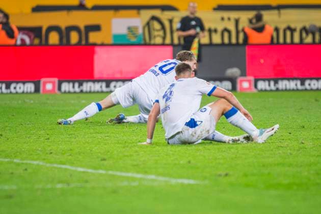 04.10.2025, xomx, Fussball 2.Bundesliga, Dynamo Dresden - Karlsruher SC v.l. jubelt, Torjubel, Tor, Goal, Jubel, Freude, freuen zum 3:3. L (DFL DFB REGULATIONS PROHIBIT ANY USE OF PHOTOGRAPHS as IMAGE SEQUENCES and or QUASI-VIDEO) Dresden