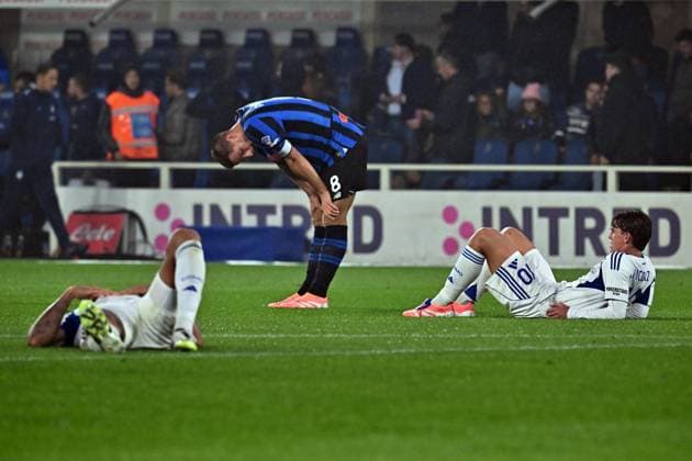 October 4, 2025, Bergamo, Lombardia: End of the Italian Serie A soccer match Atalanta BC vs Como 1907 at the New Balance Arena in Bergamo, Italy, 4 October 2025..ANSA MICHELE MARAVIGLIA. Soccer: Serie A; Atalanta-Como  - ZUMAa110 20251004_zaf_a110_075 Copyright: xMichelexMaravigliax