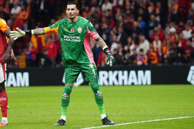 ISTANBUL, TURKEY - OCTOBER 4: Golkeeper Ugurcan Cakir of Galatasaray SK during the Trendyol Turkish Super League match between Galatasaray SK and Besiktas JK at Rams Park Stadium on October 4, 2025 in Istanbul, Turkey. (Photo by Seskimphoto ) Galatasaray v Besiktas - Trendyol Turkish Super League 