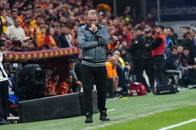 ISTANBUL, TURKEY - OCTOBER 4: Coach Sergen Yalcin of Besiktas JK reacts during the Trendyol Turkish Super League match between Galatasaray SK and Besiktas JK at Rams Park Stadium on October 4, 2025 in Istanbul, Turkey. (Photo by Seskimphoto ) Galatasaray v Besiktas - Trendyol Turkish Super League 