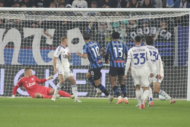 CALCIO - Serie A - Atalanta BC vs Como 1907 Lazar Samardzic of Atalanta BC scores a goal during Atalanta BC vs Como 1907, 6Â° Serie A Enilive 2025-26 game at New Balance Arena in Bergamo (BG), Italy, on October 04, 2025. Bergamo Italy  Copyright: xIPAxSport ABACAx