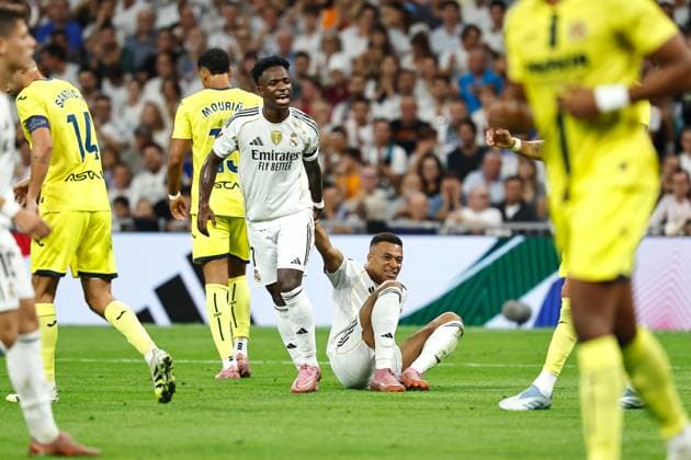 (L-R) Vinicius Junior, Kylian Mbappe (Real), OCTOBER 4, 2025 - Football Soccer : Spanish LaLiga EA Sports match between Real Madrid CF - Villarreal CF at the Estadio Santiago Bernabeu in Madrid, Spain. Noxthirdxpartyxsales  aflo_305917887