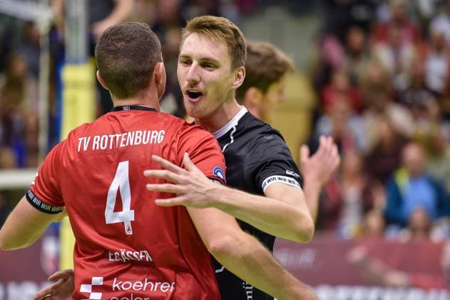 Freude, Jubel, Jakob Elsaesser (TV Rottenburg, 04) und Robin Leber (TV Rottenburg, 11) TV Rottenburg vs. SV Schwaig, Volleyball, 2. Bundesliga Sued, 3. Spieltag, Spiel 5524, Saison 2025 2026, 04.10.2025, TV Rottenburg vs. SV Schwaig, Volleyball, 2. Bundesliga Sued, 3. Spieltag, Spiel 5524, Saison 2025 2026, 04.10.2025 Rottenburg Copyright: xEibner-Pressefoto RalphxKunzex EP_RKE