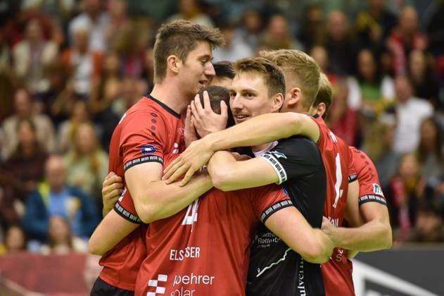 Freude, Jubel, von links Maik Trautmann (TV Rottenburg, 06), Jakob Elsaesser (TV Rottenburg, 04), Robin Leber (TV Rottenburg, 11)Timon Schippmann (TV Rottenburg, 14) TV Rottenburg vs. SV Schwaig, Volleyball, 2. Bundesliga Sued, 3. Spieltag, Spiel 5524, Saison 2025 2026, 04.10.2025, TV Rottenburg vs. SV Schwaig, Volleyball, 2. Bundesliga Sued, 3. Spieltag, Spiel 5524, Saison 2025 2026, 04.10.2025 Rottenburg Copyright: xEibner-Pressefoto RalphxKunzex EP_RKE