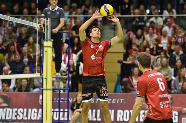 Milan Kvrzic (TV Rottenburg, 07), rechts Maik Trautmann (TV Rottenburg, 06) TV Rottenburg vs. SV Schwaig, Volleyball, 2. Bundesliga Sued, 3. Spieltag, Spiel 5524, Saison 2025 2026, 04.10.2025, TV Rottenburg vs. SV Schwaig, Volleyball, 2. Bundesliga Sued, 3. Spieltag, Spiel 5524, Saison 2025 2026, 04.10.2025 Rottenburg Copyright: xEibner-Pressefoto RalphxKunzex EP_RKE