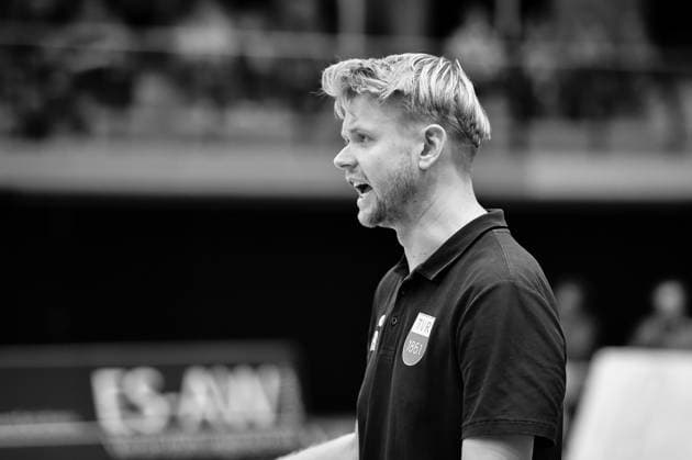 Jan Scheuermann (TV Rottenburg, Trainer) TV Rottenburg vs. SV Schwaig, Volleyball, 2. Bundesliga Sued, 3. Spieltag, Spiel 5524, Saison 2025 2026, 04.10.2025, TV Rottenburg vs. SV Schwaig, Volleyball, 2. Bundesliga Sued, 3. Spieltag, Spiel 5524, Saison 2025 2026, 04.10.2025 Rottenburg Copyright: xEibner-Pressefoto RalphxKunzex EP_RKE