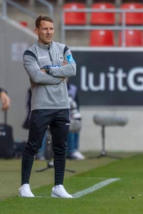 Ingolstadt, Deutschland 04. Oktober 2025: 3. Liga - 2025 2026 - FC Ingolstadt 04 vs. SSV Ulm Im Bild: Trainer Moritz Glasbrenner (SSV) DFB regulations prohibit any use of photographs as image sequences and or quasi-video Audi Sportpark Bayern Copyright: xFotostandx xSchäferx