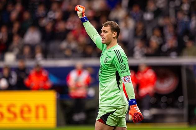 04.10.2025, xovx, Fußball Bundesliga, Eintracht Frankfurt - FC Bayern München Jubel bei Manuel Neuer (FC Bayern München) (DFL DFB REGULATIONS PROHIBIT ANY USE OF PHOTOGRAPHS as IMAGE SEQUENCES and or QUASI-VIDEO) emspor Frankfurt am Main