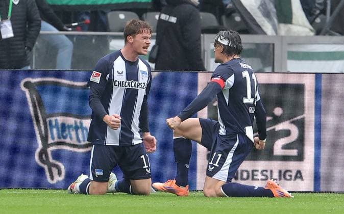 Sebastian Grönning jubelt nach 1:0 mit Fabian Reese Freude Emotion Jubel Fußball Fussball DFL 2.Bundesliga Herren 8. Spieltag Saison 2025 2026 04.10.2025 Hertha BSC Berlin vs. Preußen Münster DFL regulations prohibit any use of photographs as image sequences and or quasi-video