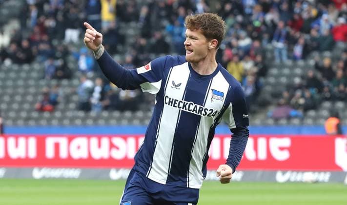 Sebastian Grönning jubelt nach 2:0 Freude Emotion Jubel Fußball Fussball DFL 2.Bundesliga Herren 8. Spieltag Saison 2025 2026 04.10.2025 Hertha BSC Berlin vs. Preußen Münster DFL regulations prohibit any use of photographs as image sequences and or quasi-video *** Sebastian Grönning cheers after 2 0 joy emotion jubilation sport soccer soccer DFL 2 Bundesliga men 8 matchday season 2025 2026 04 10 2025 Hertha BSC Berlin vs Preußen Münster DFL regulations prohibit any use of photographs as image sequences and or quasi video