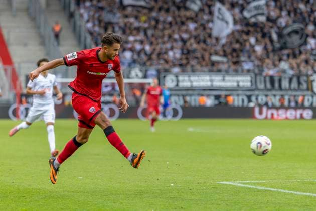 Ingolstadt, Deutschland 04. Oktober 2025: 3. Liga - 2025 2026 - FC Ingolstadt 04 vs. SSV Ulm Im Bild: Frederik Carlsen (FCI) DFB regulations prohibit any use of photographs as image sequences and or quasi-video Audi Sportpark Bayern Copyright: xFotostandx xSchäferx