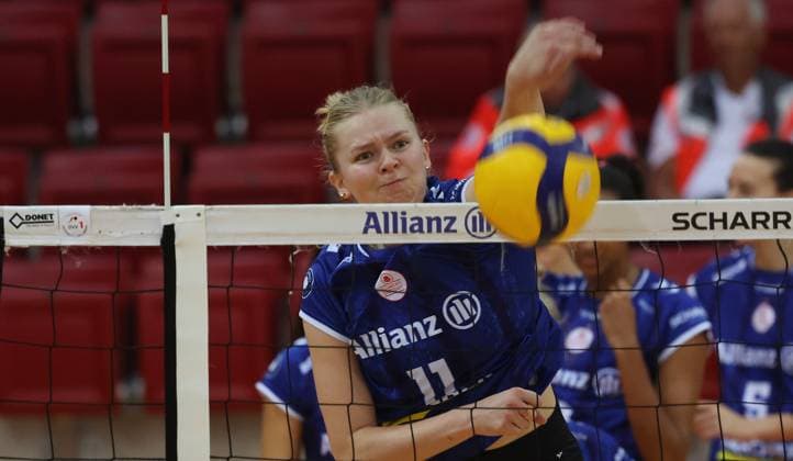 Stuttgart , Volleyball Hummel Cup Allianz MTV Stuttgart vs-Viteos NUC Neuchatel , Pauline Martin ( Allianz )