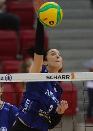 Stuttgart , Volleyball Hummel Cup Allianz MTV Stuttgart vs-Viteos NUC Neuchatel , Jasmine Gross ( Allianz )