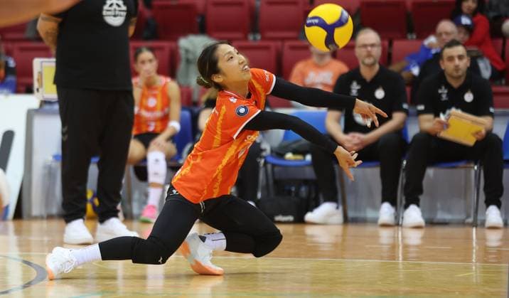 Stuttgart , Volleyball Hummel Cup Allianz MTV Stuttgart vs-Viteos NUC Neuchatel , Yurika Bamba ( Allianz )