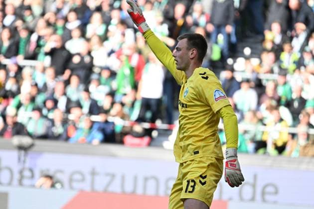 GER, 1. FBL, SV Werder Bremen vs FC St. Pauli 04.10.2025, Weserstadion, Bremen, GER, 1. FBL, SV Werder Bremen vs FC St. Pauli im Bild Karl Hein (Werder Bremen 13);