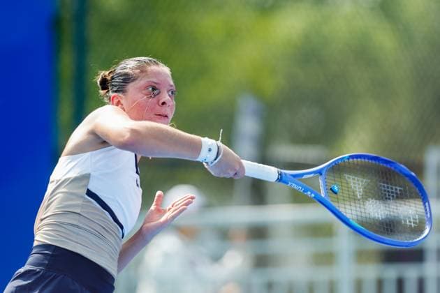 WUHAN, CHINA - OCTOBER 05: Antonia Ruzic of Croatia returns a shot in the Women s Singles Qualifying second round match against Emiliana Arango of Colombia on day 2 of 2025 Wuhan Open at Optics Valley International Tennis Center on October 5, 2025 in Wuhan, Hubei Province of China.  Copyright: xVCGx 111595182632