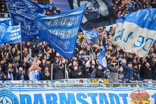 04.10.2025, Fußball, Herren, 2.BL (Bundesliga), Saison 2025 2026, Holstein Kiel - SV Darmstadt 98, 8. Spieltag Gäste-Fanblock Darmstadt Kiel, Holstein-Stadion Holstein-Stadion Schleswig-Holstein Deutschland
