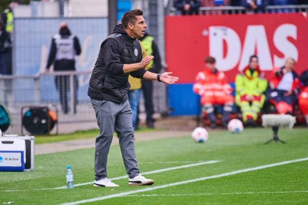 04.10.2025, Fußball, Herren, 2.BL (Bundesliga), Saison 2025 2026, Holstein Kiel - SV Darmstadt 98, 8. Spieltag Trainer Marcel Rapp (Kiel) Kiel, Holstein-Stadion Holstein-Stadion Schleswig-Holstein Deutschland