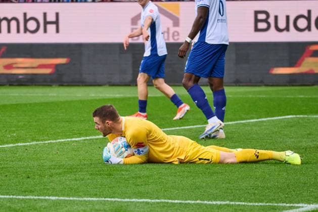 04.10.2025, Fußball, Herren, 2.BL (Bundesliga), Saison 2025 2026, Holstein Kiel - SV Darmstadt 98, 8. Spieltag Torwart Marcel Schuhen Kiel, Holstein-Stadion Holstein-Stadion Schleswig-Holstein Deutschland