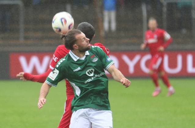 04.10.2025, Fußball, Herren, Saison 2025 2026, 3. Liga, 1. FC Schweinfurt 05 - SC Verl: Der Schweinfurter Manuel Wintzheimer (vorne)