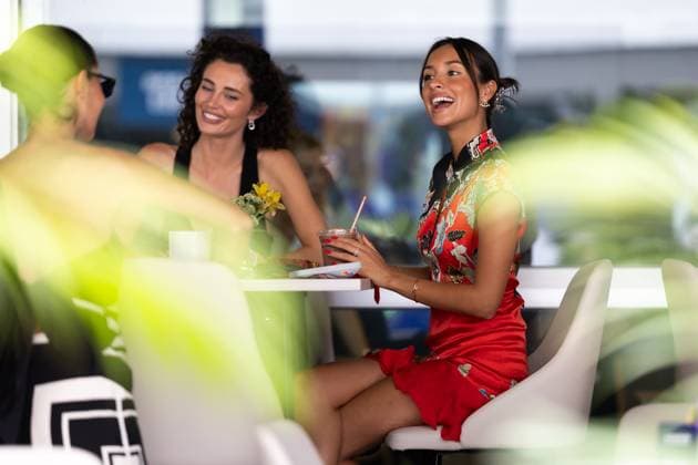 F1 - SINGAPORE GRAND PRIX 2025 DONALDSON Rebeca, Carlos Sainz girlfriend, Alexandra Saint Mleux, girlfriend of Charles Leclerc, portrait during the 2025 Formula 1 Singapore Grand Prix, 18th round of the 2025 FIA Formula One World Championship, WM, Weltmeisterschaft from October 3 to 5, 2025 on the Marina Bay Street Circuit, in Singapore - SingaporeSingapore  Copyright: xDPPIx