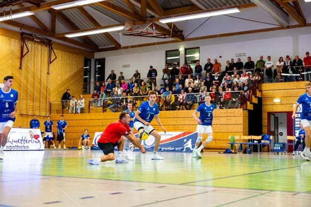 04.10.2025, GER, Volleyball, 2.BL Maenner Sued, Saison 2025 2026, Blue Volleys Gotha - TSV 1860 Muehldorf a.Inn Len Spankowski (Blue Volleys Gotha) 99867 Gotha Sporthalle Sportanlage Ernesti Thüringen Deutschland