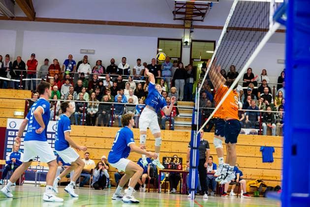 04.10.2025, GER, Volleyball, 2.BL Maenner Sued, Saison 2025 2026, Blue Volleys Gotha - TSV 1860 Muehldorf a.Inn Richard Werner (Blue Volleys Gotha) 99867 Gotha Sporthalle Sportanlage Ernesti Thüringen Deutschland